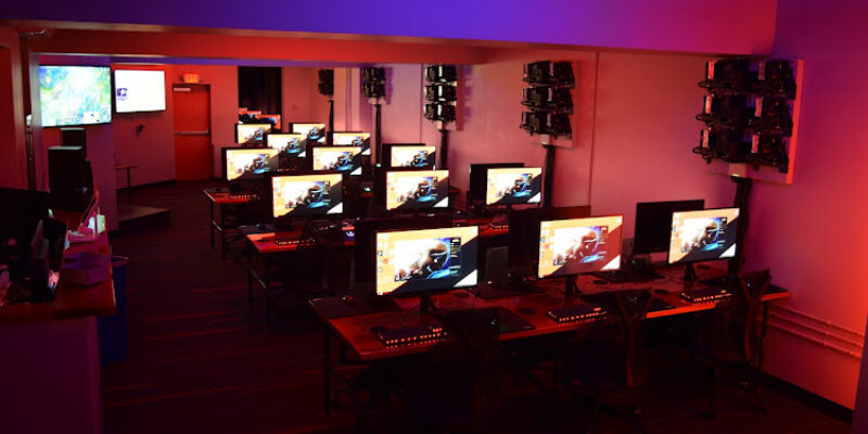 Left Click Lounge